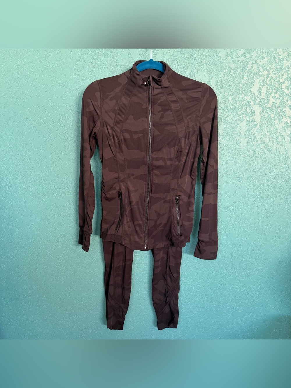 Women’s black Camouflage Active Jacket & Legging Set -style is zen